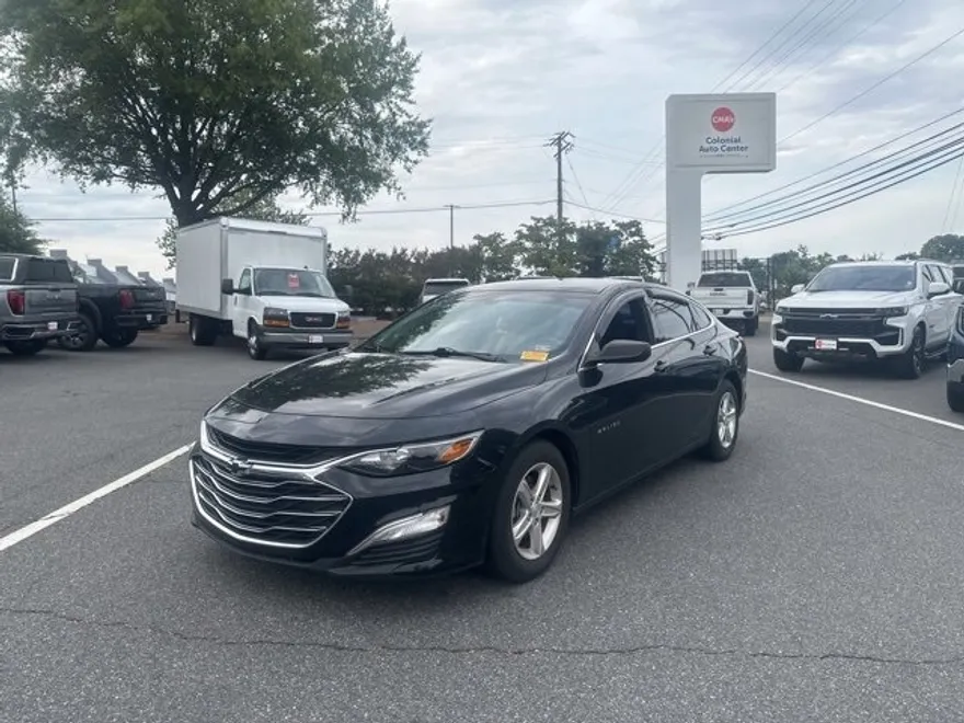 2022 Chevrolet Malibu LS photo 1