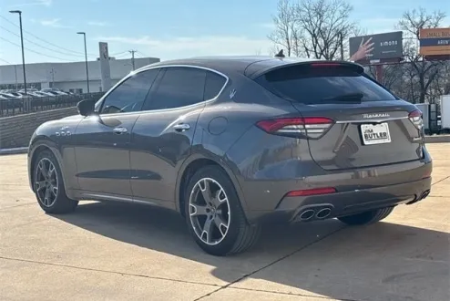 2023 Maserati Levante Base GT photo 3