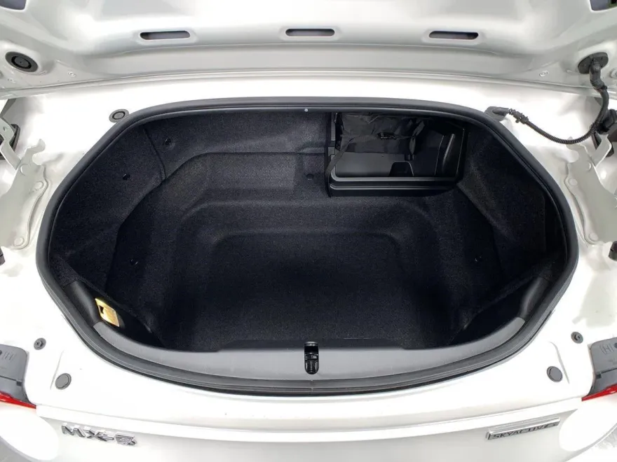 2025 Mazda MX-5 Miata Miata RF Grand Touring photo 14