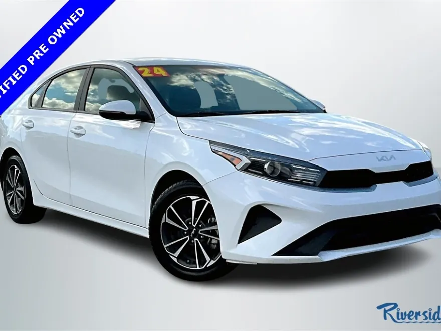 2024 Kia Forte LXS photo 1