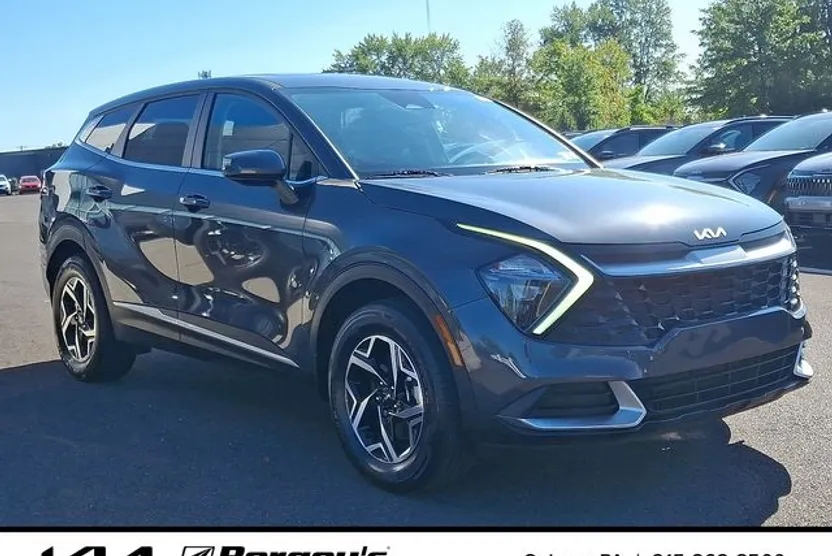 2023 Kia Sportage LX photo 1
