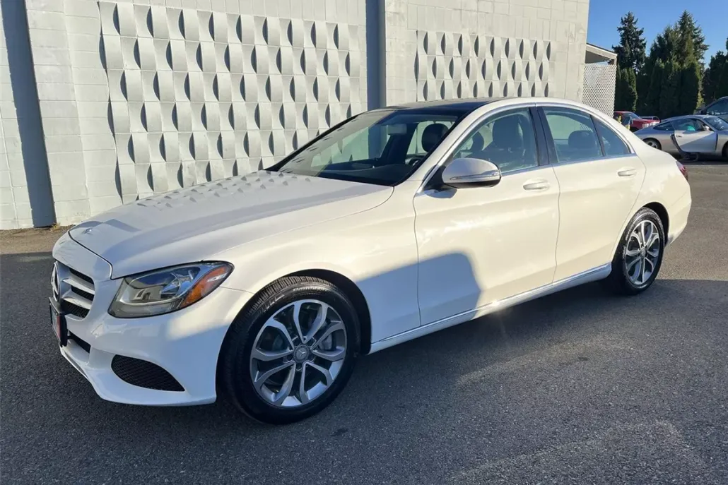 2015 Mercedes Benz C 300 photo 1