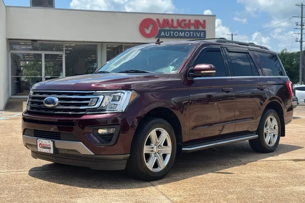 2021 Ford Expedition XLT photo 1
