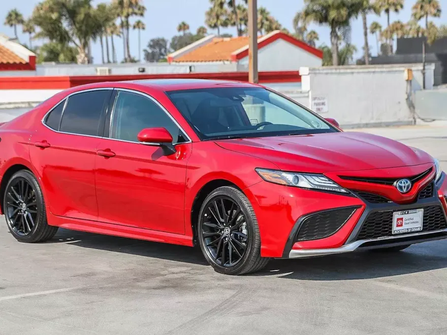 2023 Toyota Camry Hybrid XSE photo 1