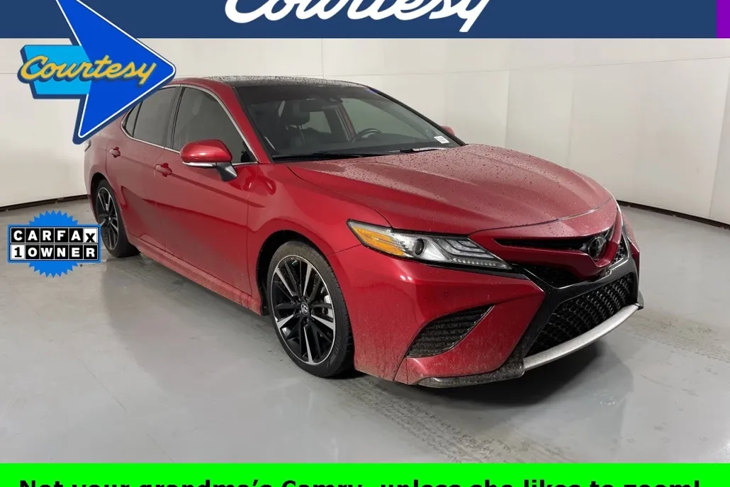 2019 Toyota Camry XSE V6 photo 1