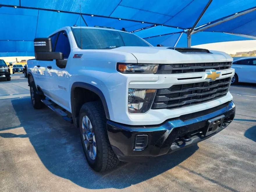 2024 Chevrolet Silverado 2500HD Custom photo 1