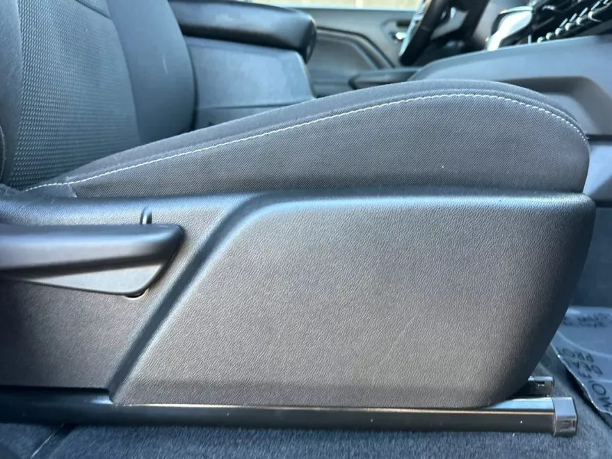 2023 Chevrolet Colorado LT photo 22