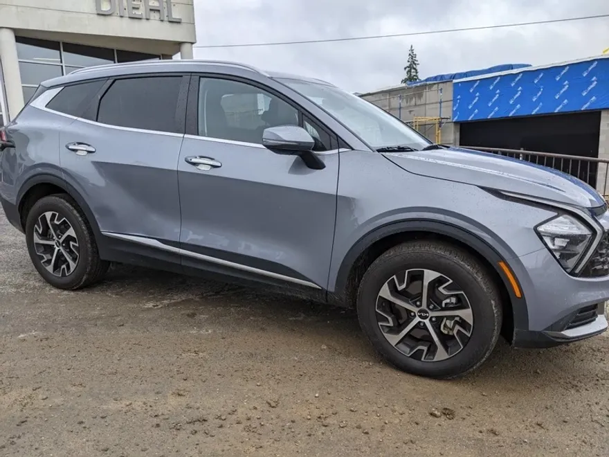 2023 Kia Sportage EX photo 1