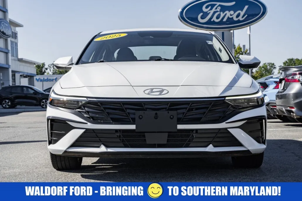 2025 Hyundai Elantra Hybrid Limited photo 1