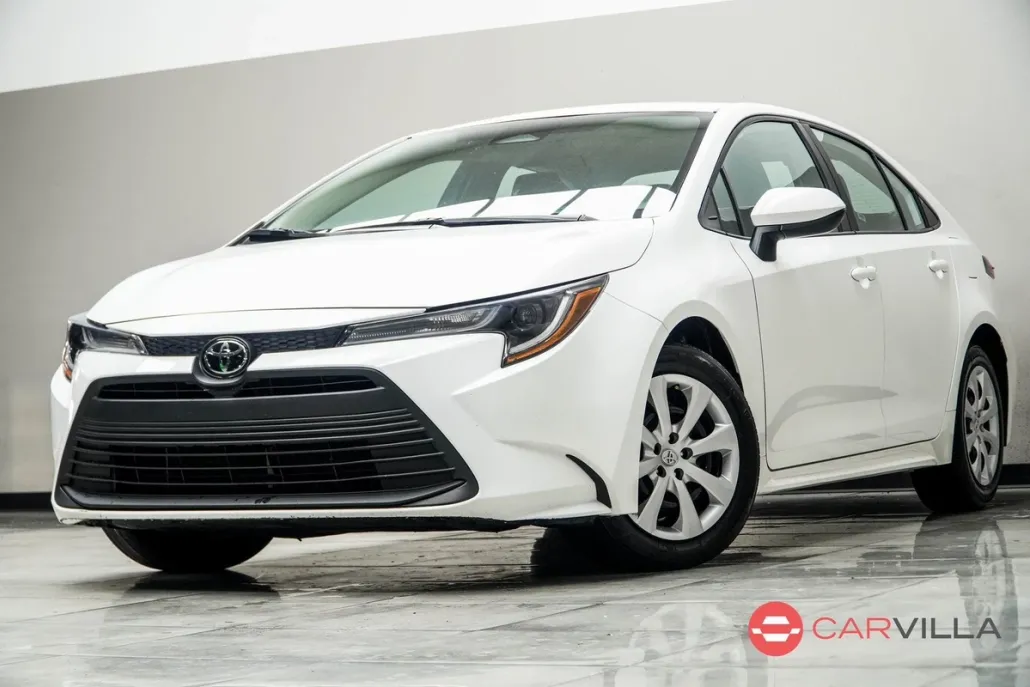 2024 Toyota Corolla LE photo 1