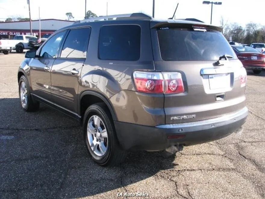 2011 Gmc Acadia SLE photo 4