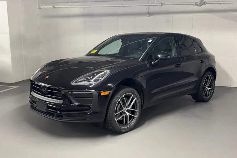 2024 Porsche Macan T photo 1