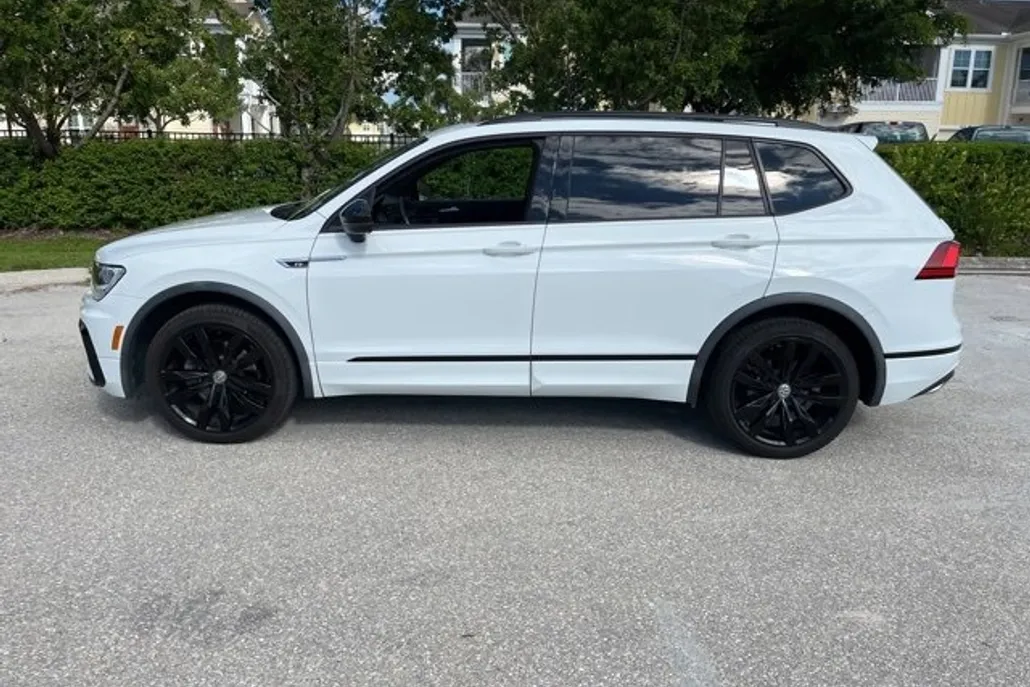 2020 Volkswagen Tiguan SE photo 1
