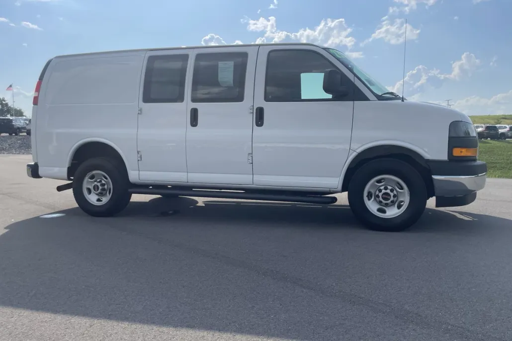 2023 Gmc Savana Cargo 2500 photo 1