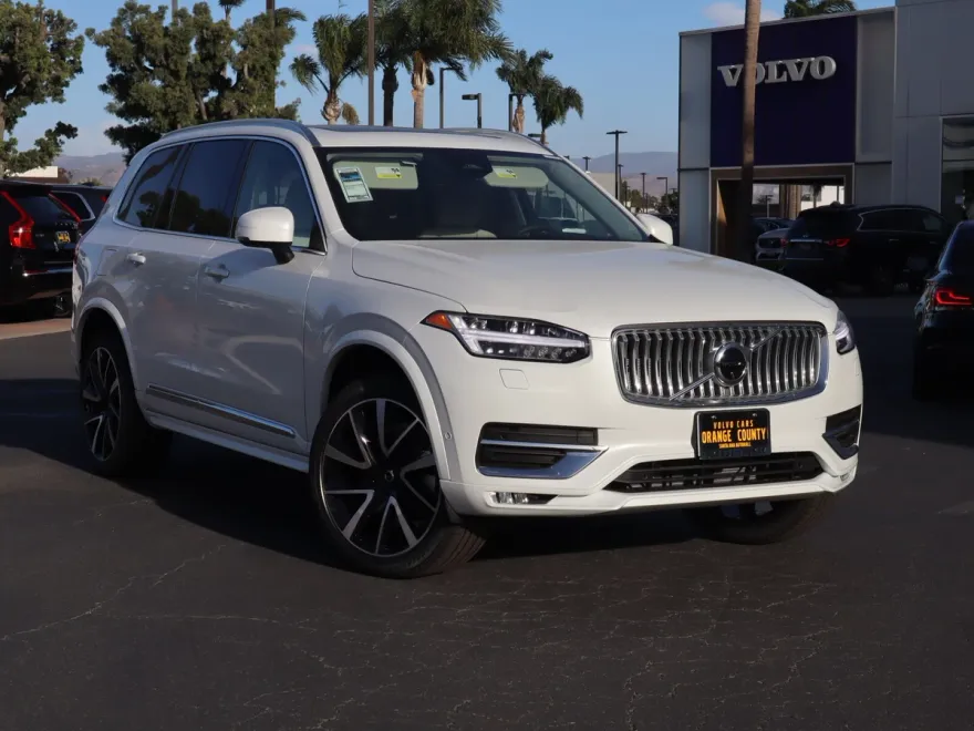 2025 Volvo XC90 Plus photo 1