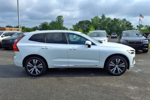 2022 Volvo XC60 Inscription photo 2
