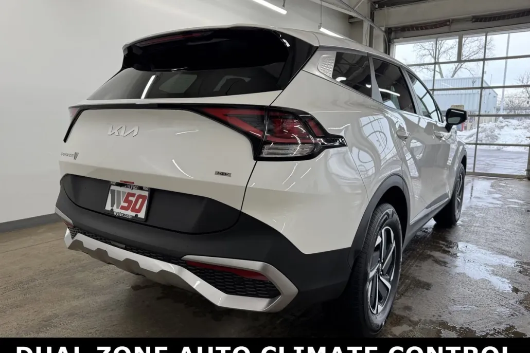 2025 Kia Sportage Hybrid LX photo 1