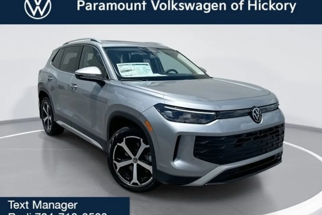 2025 Volkswagen Tiguan SE photo 1