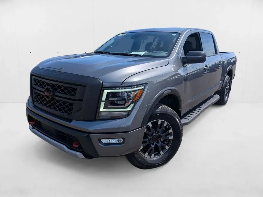 2023 Nissan Titan PRO-4X photo 1