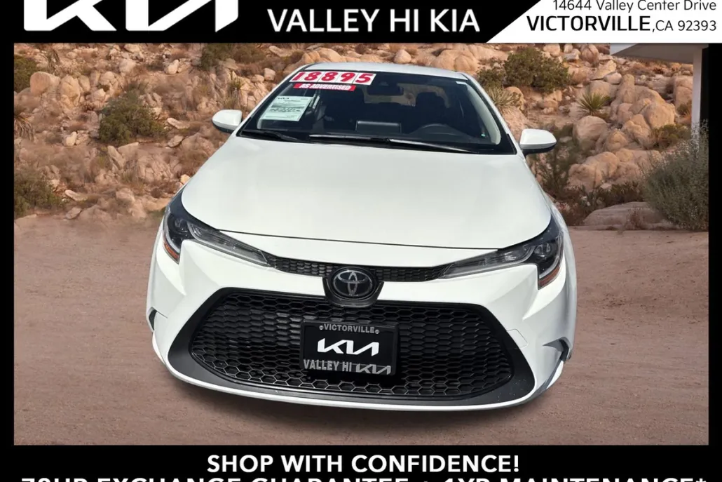 2021 Toyota Corolla LE photo 1
