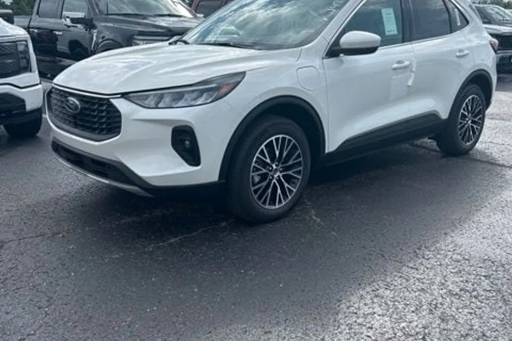 2025 Ford Escape Base photo 1