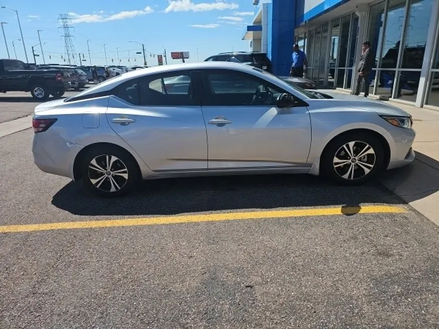2022 Nissan Sentra SV photo 1