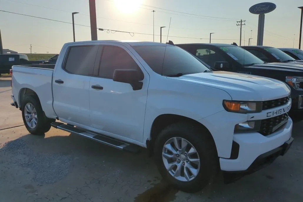 2020 Chevrolet Silverado 1500 Custom photo 1