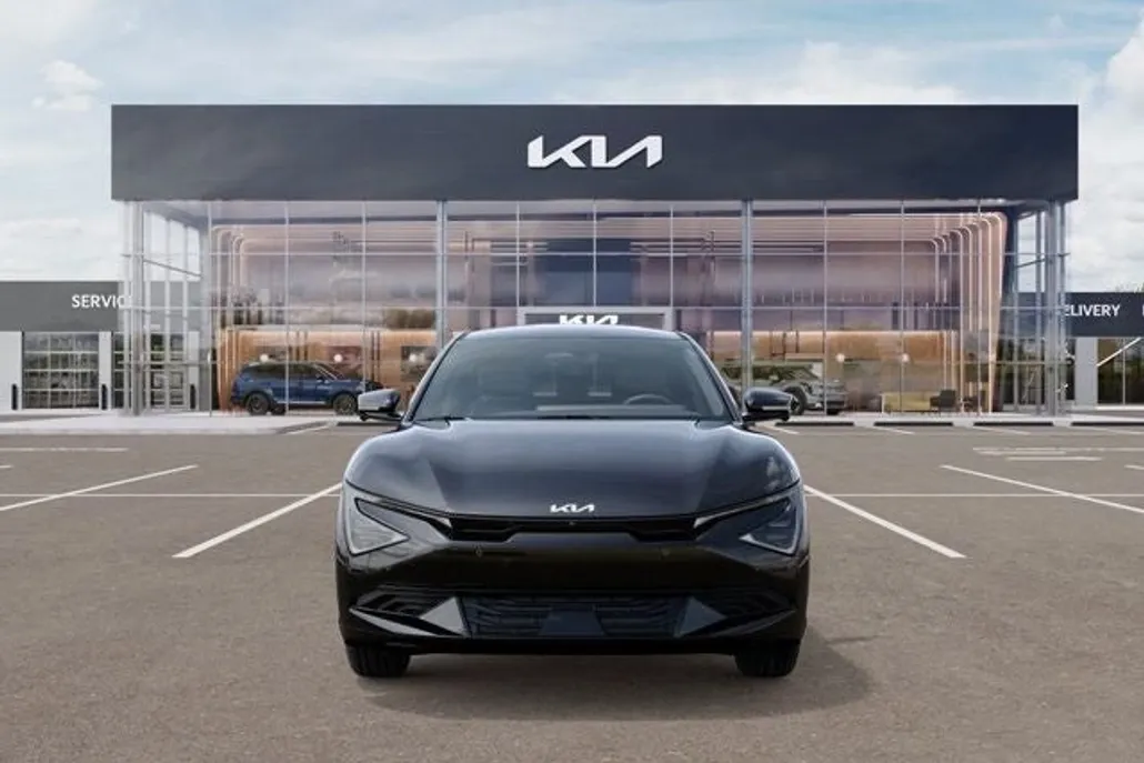 2025 Kia EV6 Wind photo 1