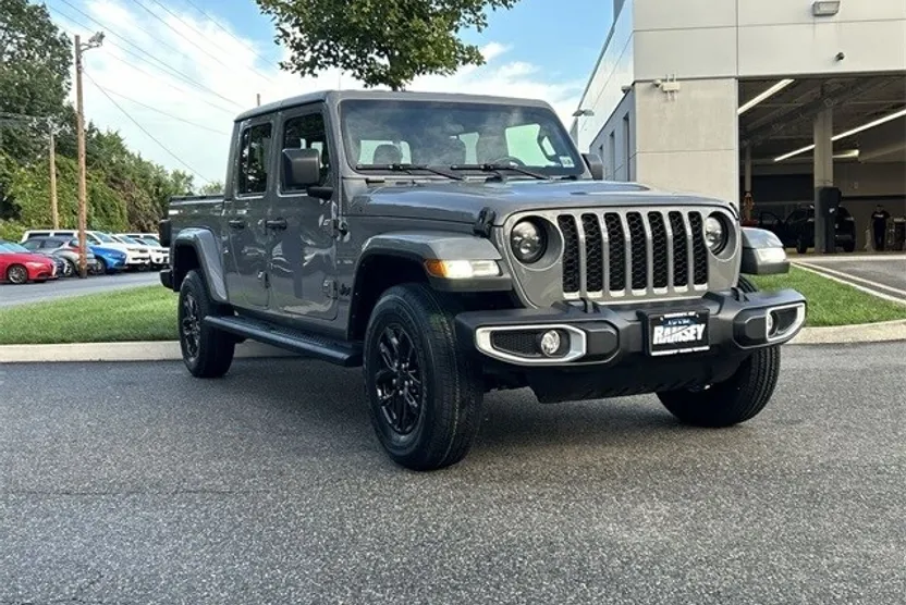 2021 Jeep Gladiator Sport photo 1