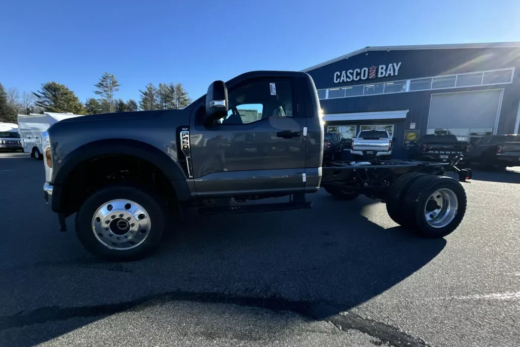 2024 Ford F-450 XLT photo 1
