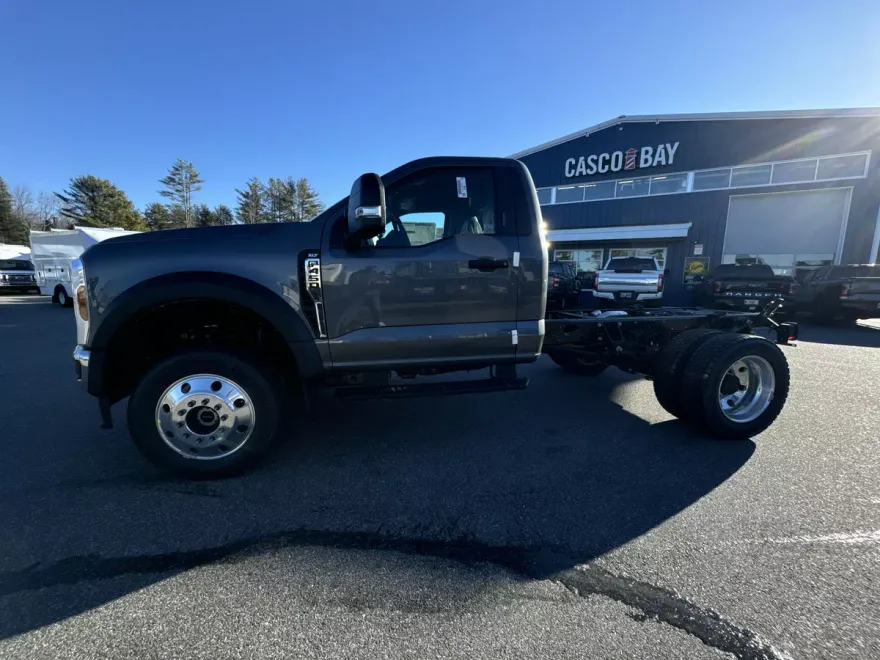 2024 Ford F-450 XLT photo 1