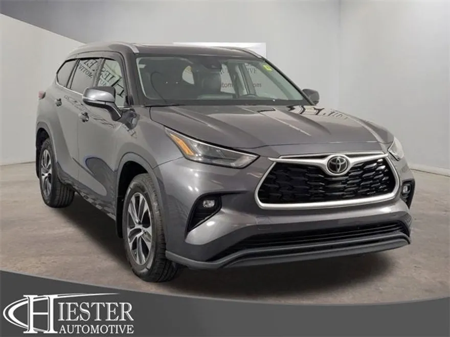 2022 Toyota Highlander XLE photo 1