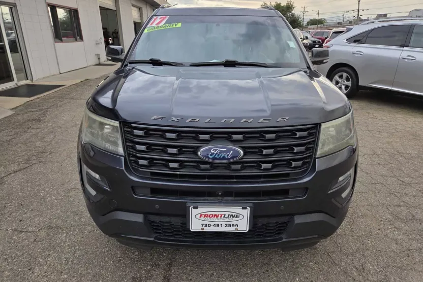 2017 Ford Explorer Sport photo 1