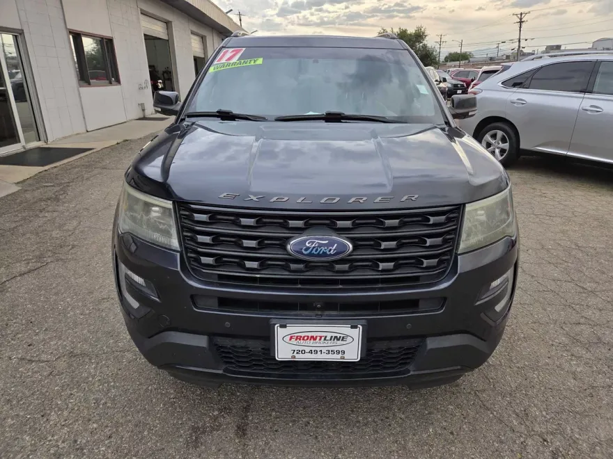 2017 Ford Explorer Sport photo 1