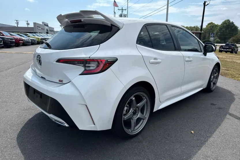 2022 Toyota Corolla SE photo 1