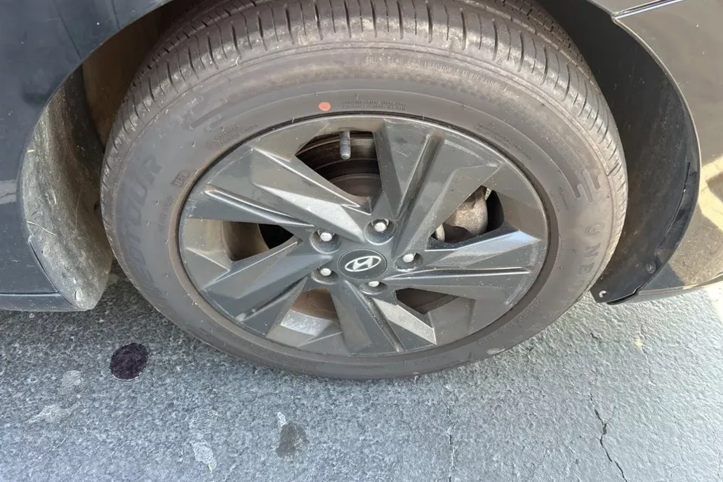 2021 Hyundai Elantra SEL photo 1