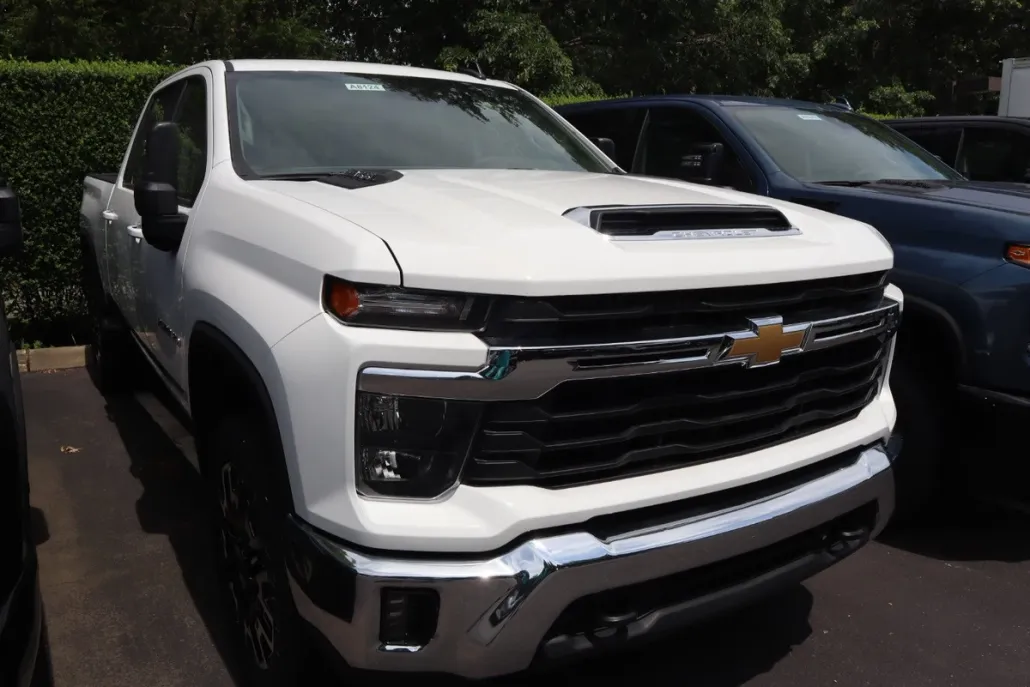 2025 Chevrolet Silverado 2500HD LT photo 1