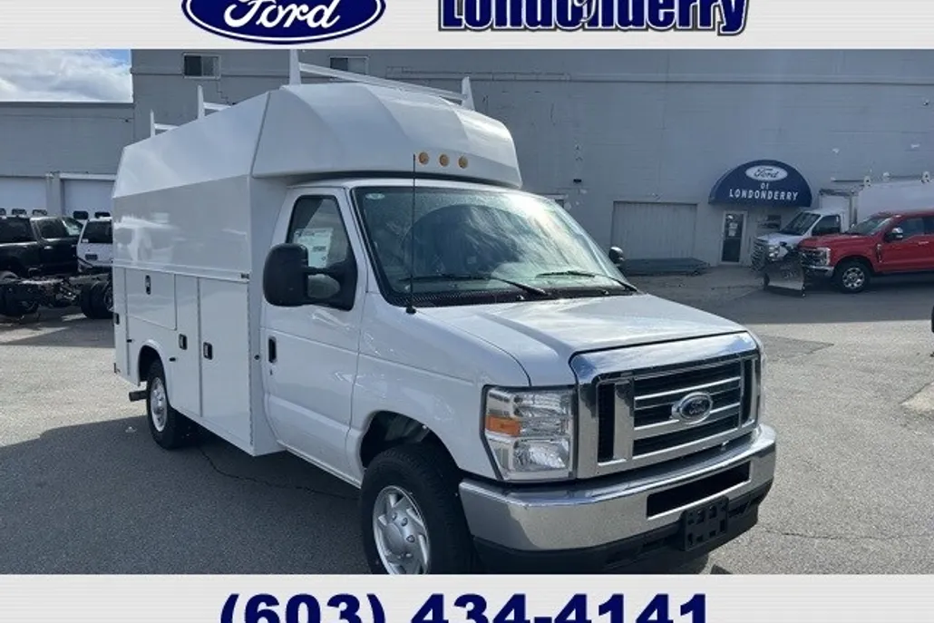 2025 Ford E-350 Base photo 1
