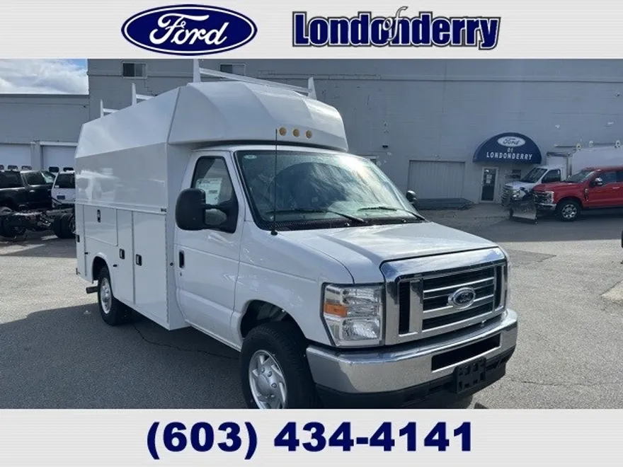 2025 Ford E-350 Base photo 1