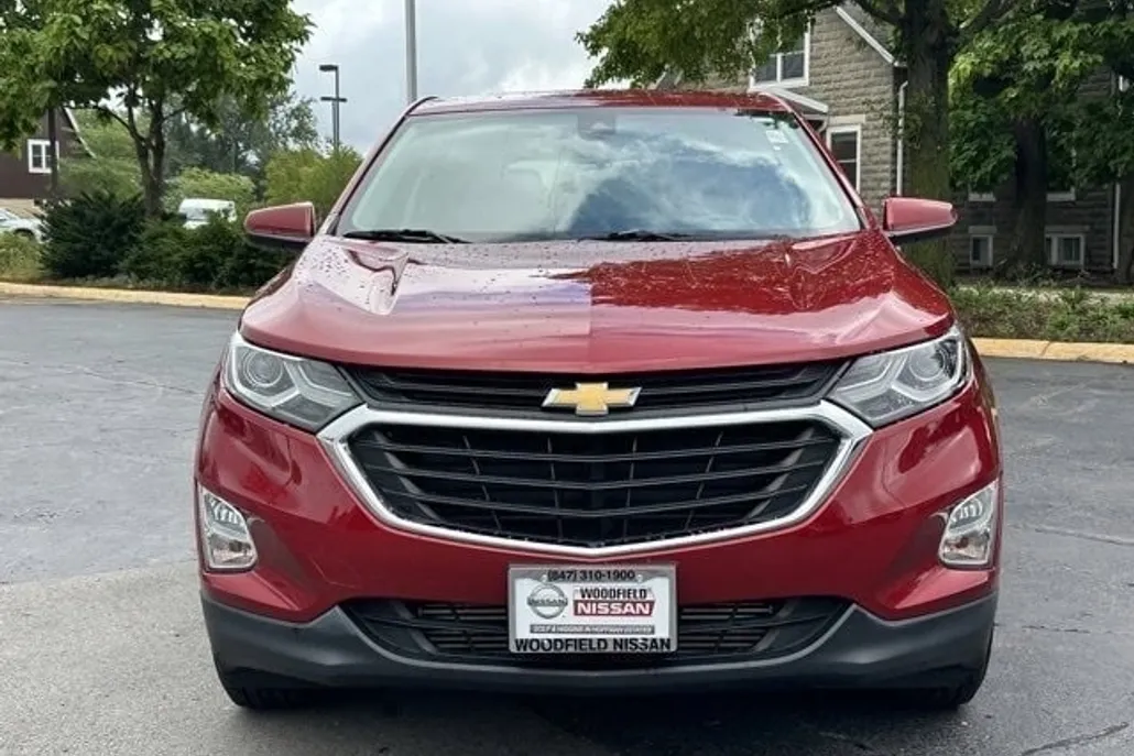 2020 Chevrolet Equinox LT photo 1