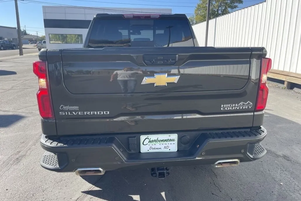 2023 Chevrolet Silverado 1500 High Country photo 1