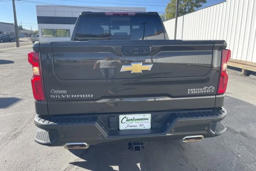 2023 Chevrolet Silverado 1500 High Country photo 1