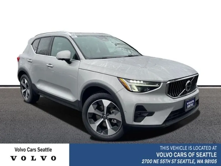 2023 Volvo XC40 AWD Plus photo 1