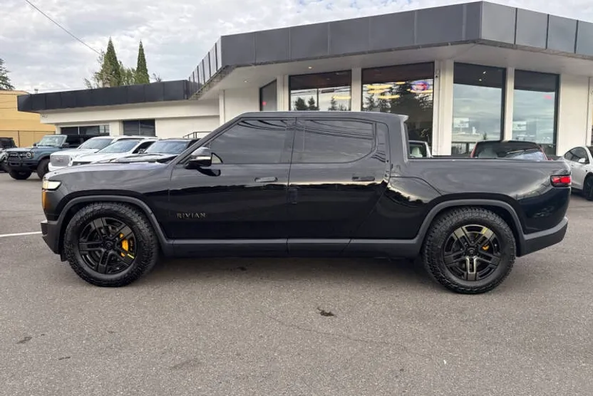 2023 Rivian R1T Adventure photo 1