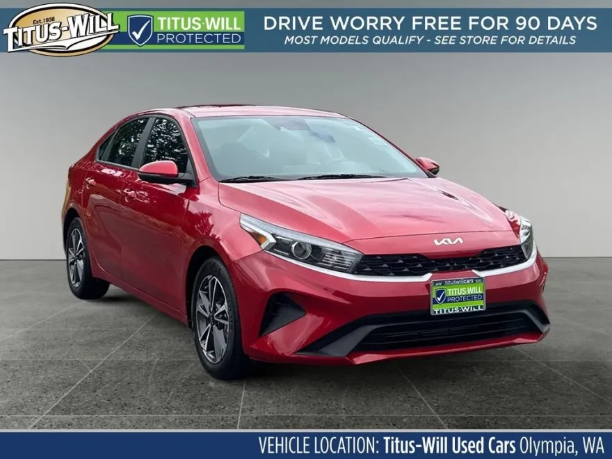 2023 Kia Forte LXS photo 1