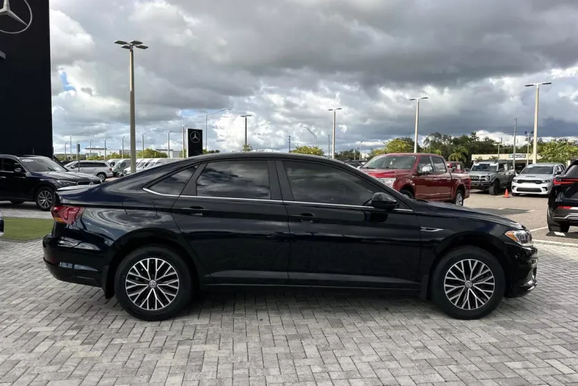 2019 Volkswagen Jetta SEL photo 1