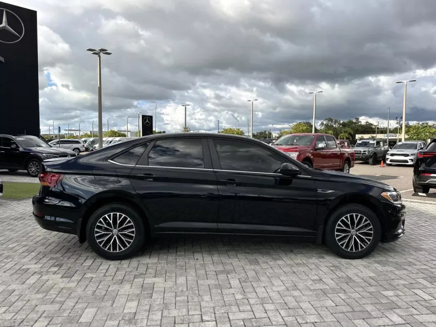 2019 Volkswagen Jetta SEL photo 1