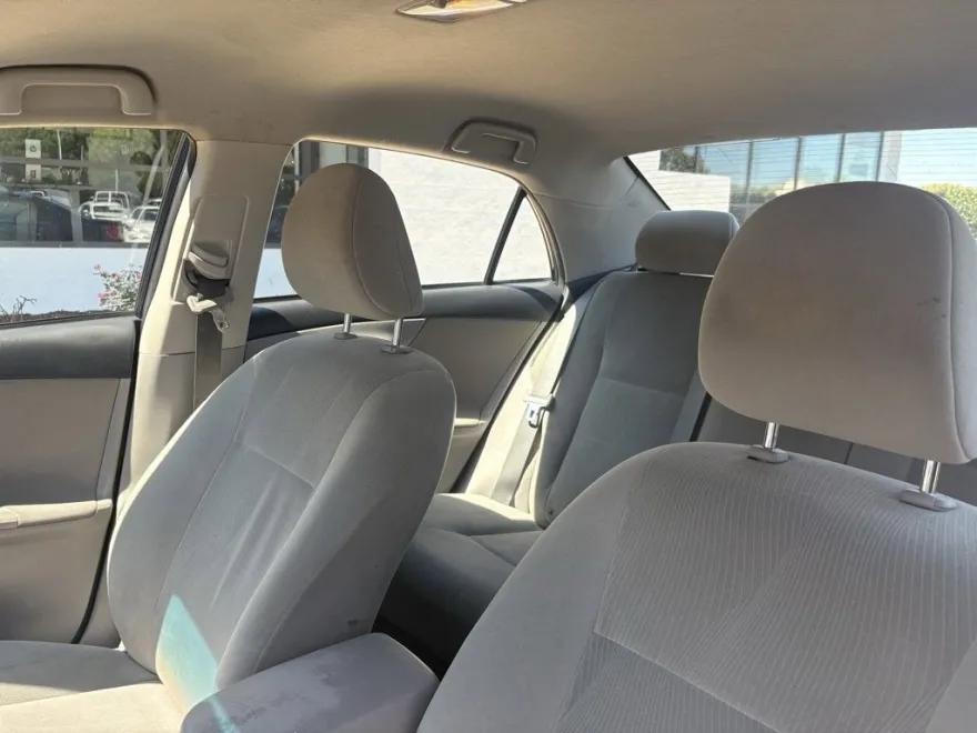 2013 Toyota Corolla L photo 1