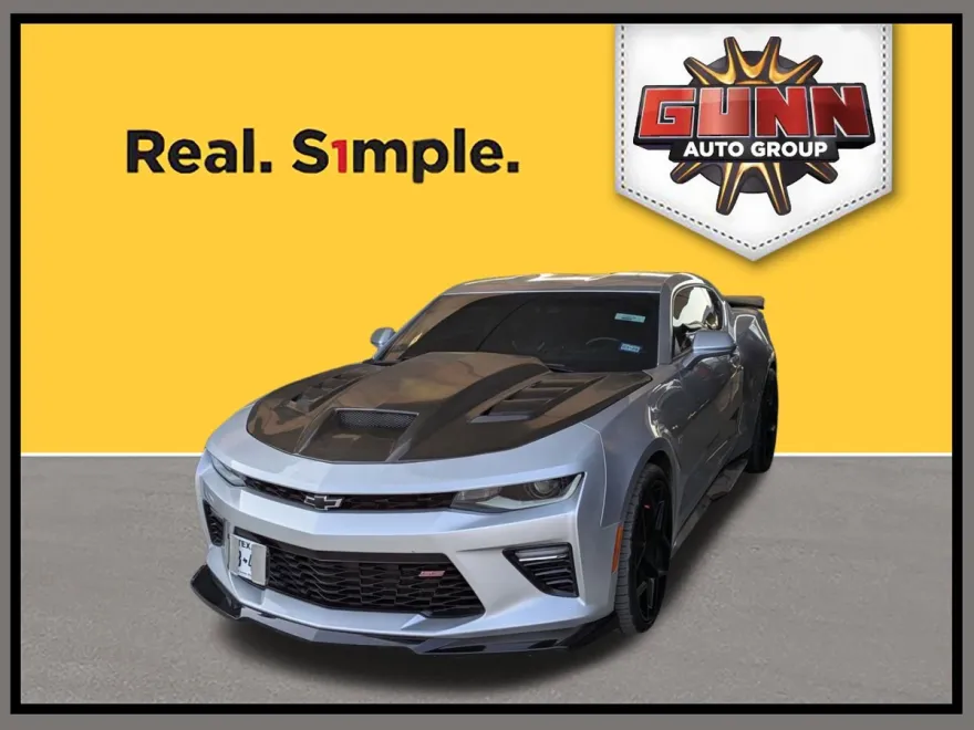2018 Chevrolet Camaro 2LT photo 1