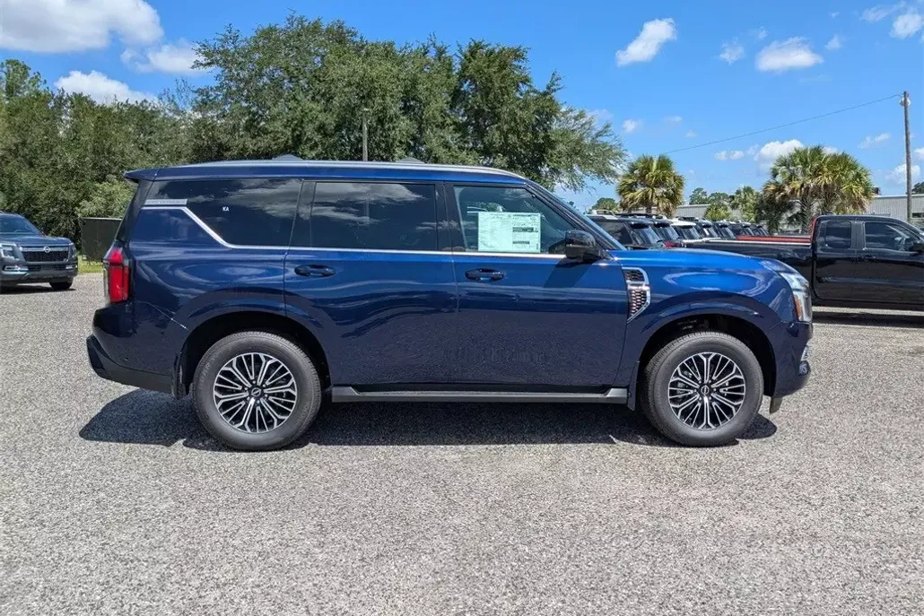 2025 Nissan Armada SL photo 1